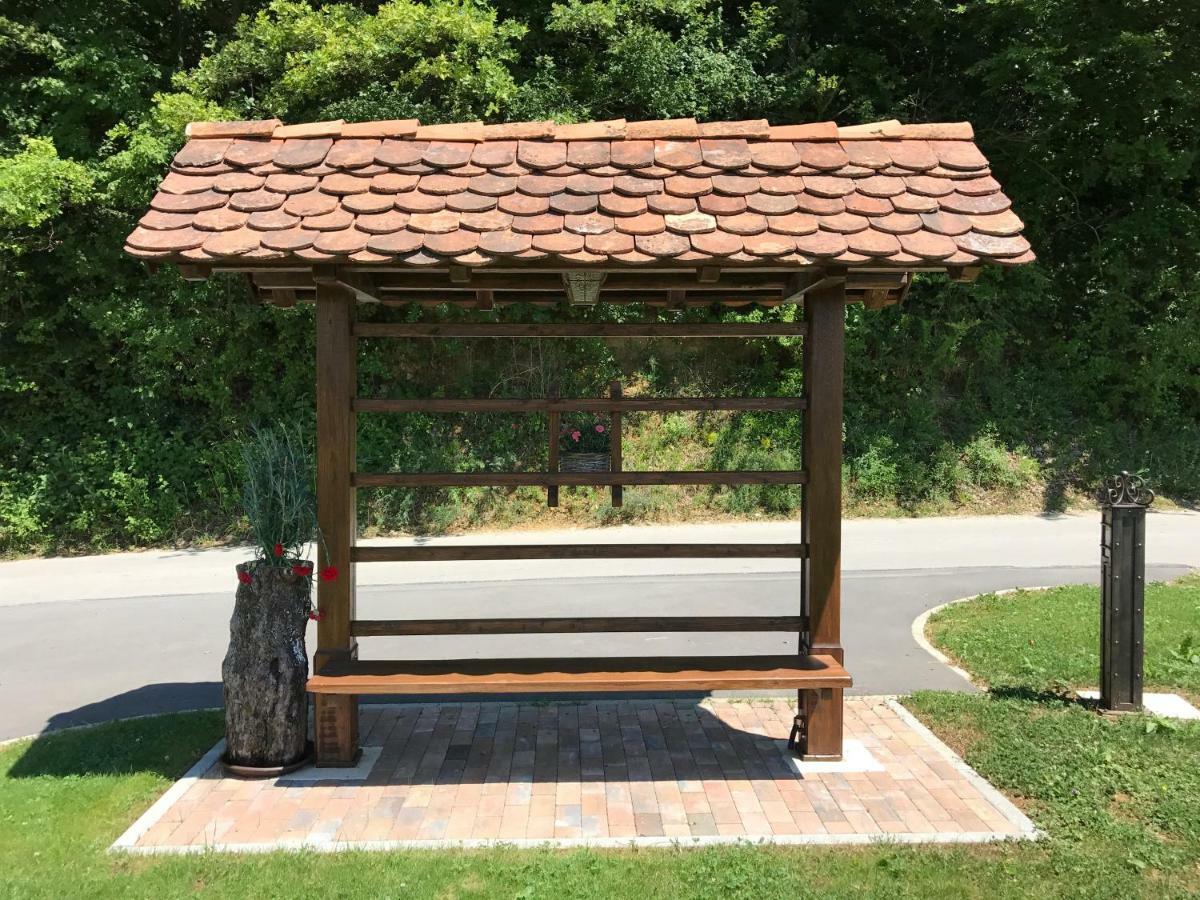 Вилла Wooden Hut At Tourist Farm Artisek Store Экстерьер фото
